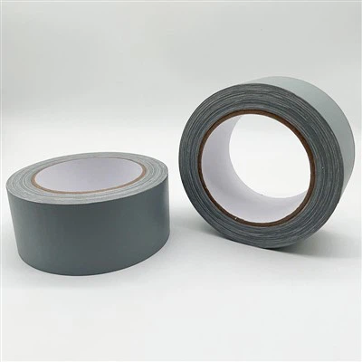 Tesa® 4657 Bandă de pânză acoperită cu acril rezistent la temperatură
